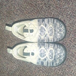Kids' Nike KD sneakers, size 7